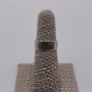 Size 6 Sterling Silver Handmade Pattern Petite Ring A2106
